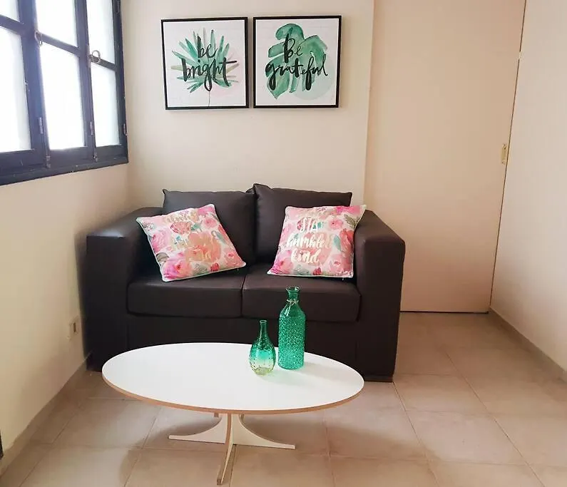 Bello Departamento Centrico Con Cochera Incluida!!! 门多萨 公寓